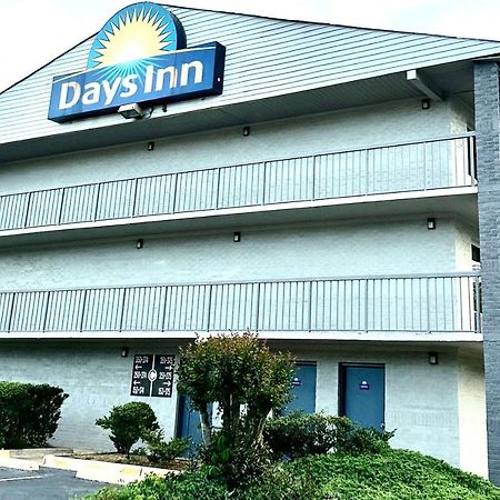 Days Inn by Wyndham Charlotte Northlake Eksteriør bilde