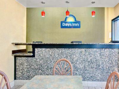 Days Inn by Wyndham Charlotte Northlake Eksteriør bilde