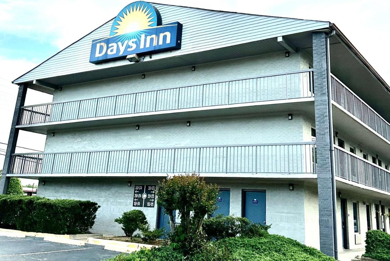 Days Inn by Wyndham Charlotte Northlake Eksteriør bilde